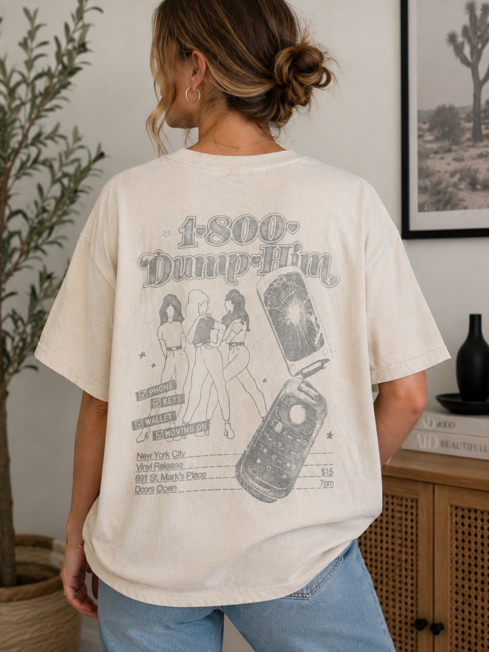 Hollister 1-800-Dump-Him Oversized Graphic T-Shirt XS Cream